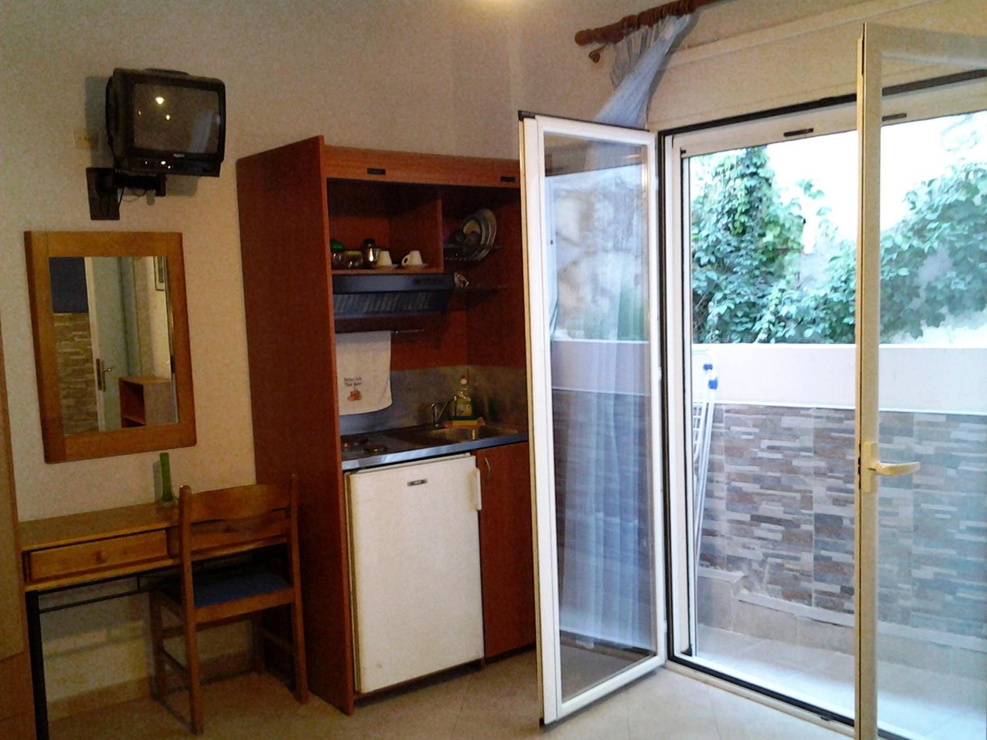 Apergis Rooms Ермополи Стая снимка