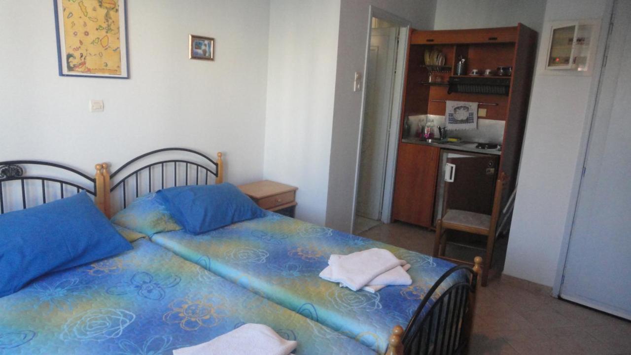 Apergis Rooms Ермополи Екстериор снимка